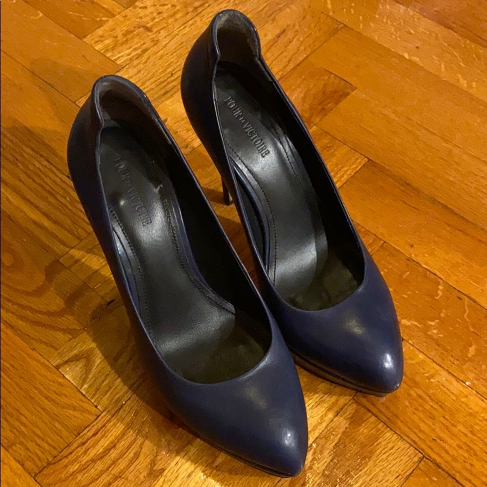 Pour la Victoire heels